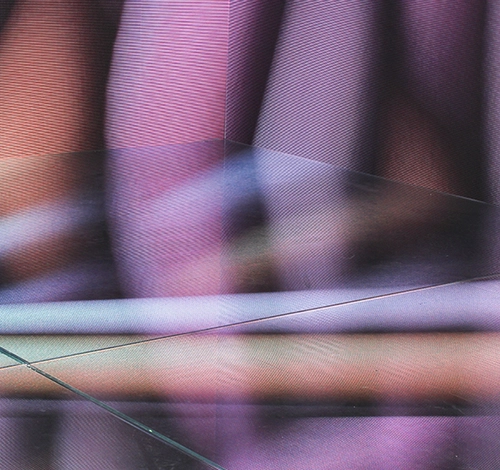 Abstrakte LED-Darstellung mit rosa-violetten Farbverläufen