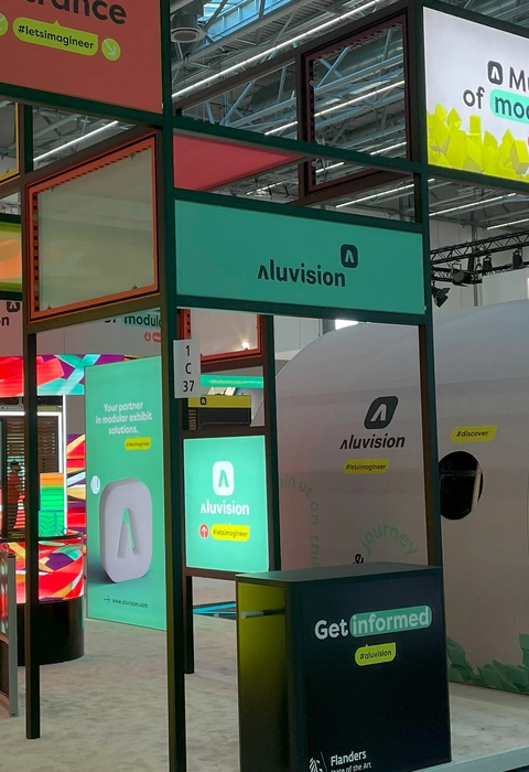 Modulare Architektur mit kreativen LED-Elementen – Aluvision auf der Messe