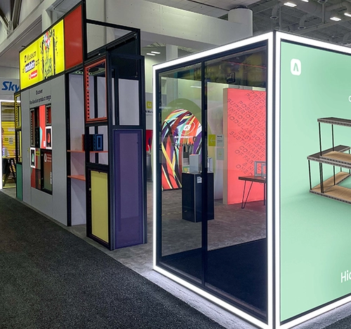 Ausstellungsfläche mit modularer LED-Architektur von Aluvision